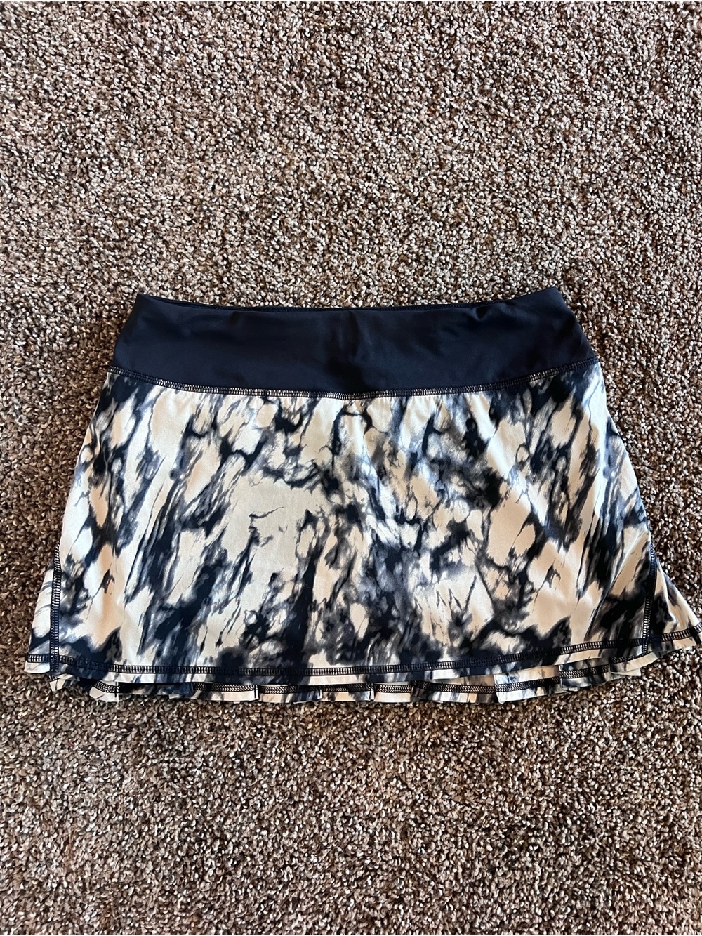 lululemon athletica Black and Cream Tie-Dye Active Skirt